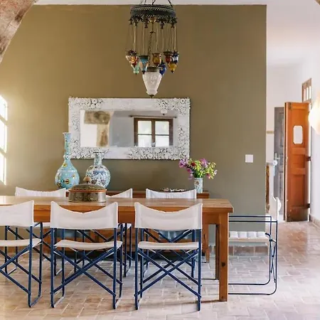 Villa Margarita - Ampia Situated In *