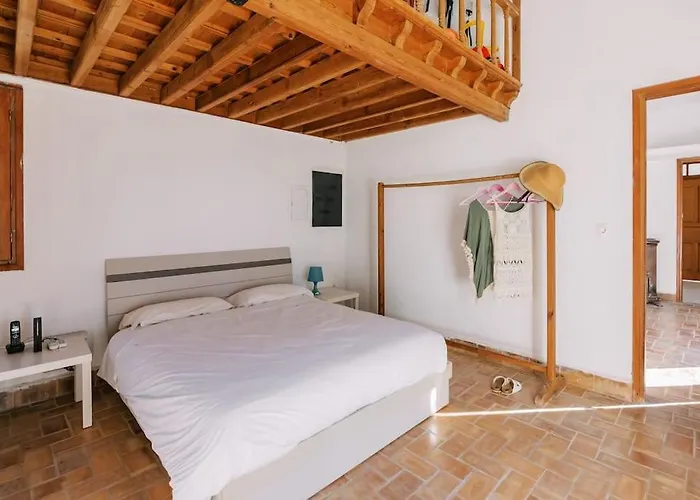 Margarita - Ampia Situated In * لاردوس