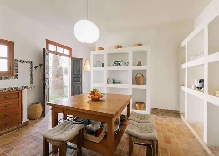 Margarita - Ampia Situated In فيلة