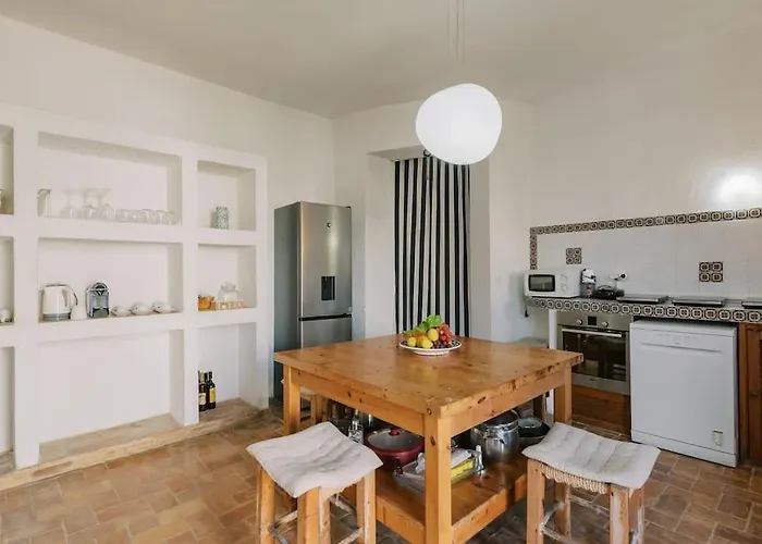 Margarita - Ampia Situated In فيلة